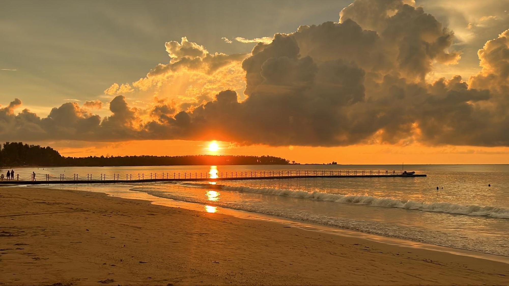 Ao Thong Beach Resort 邦萨 外观 照片