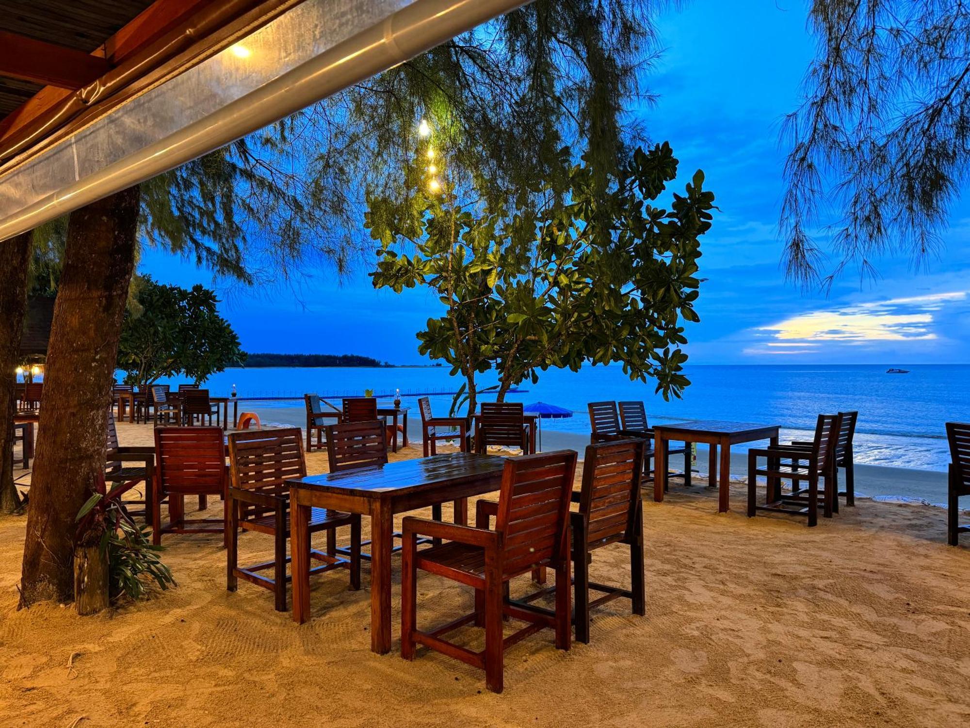 Ao Thong Beach Resort 邦萨 外观 照片